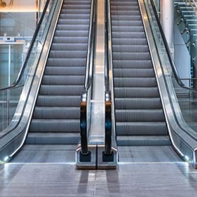 Isepuhastuv eskalaator